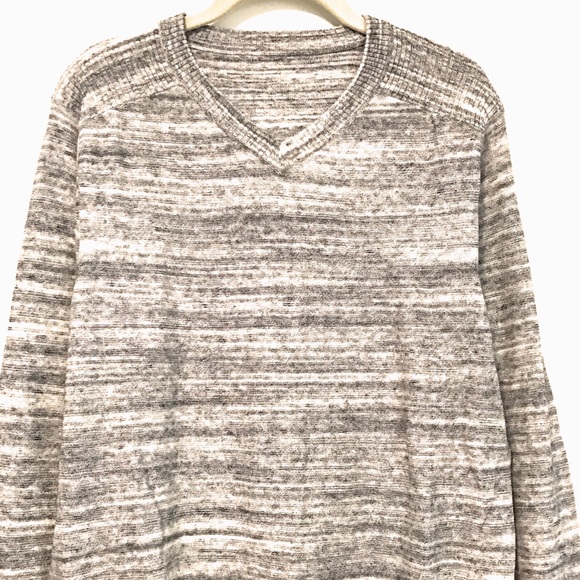 Men’s V-Neck Linen Color Cotton/Wool Light Sweater NWOT - Picture 2 of 3